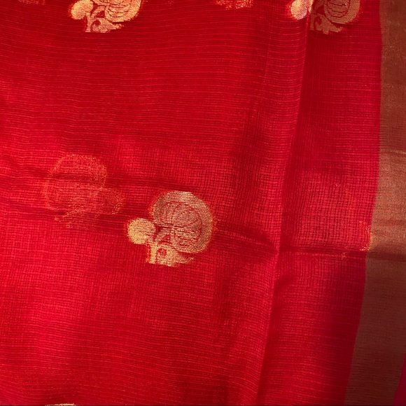 Red Net Saree - Picture 2 of 3